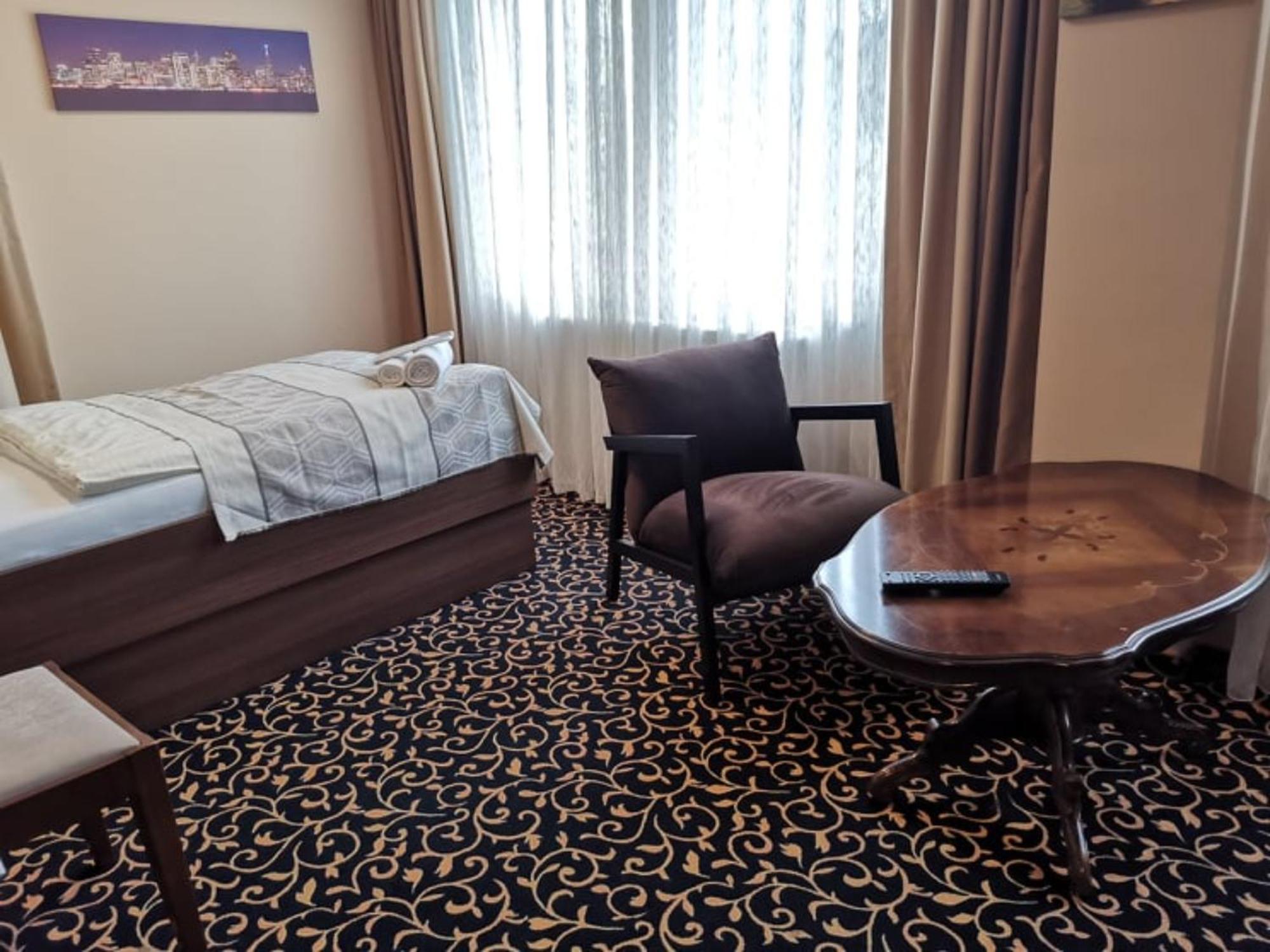 Hotel Zum Weissen Ochsen Aalen Dış mekan fotoğraf