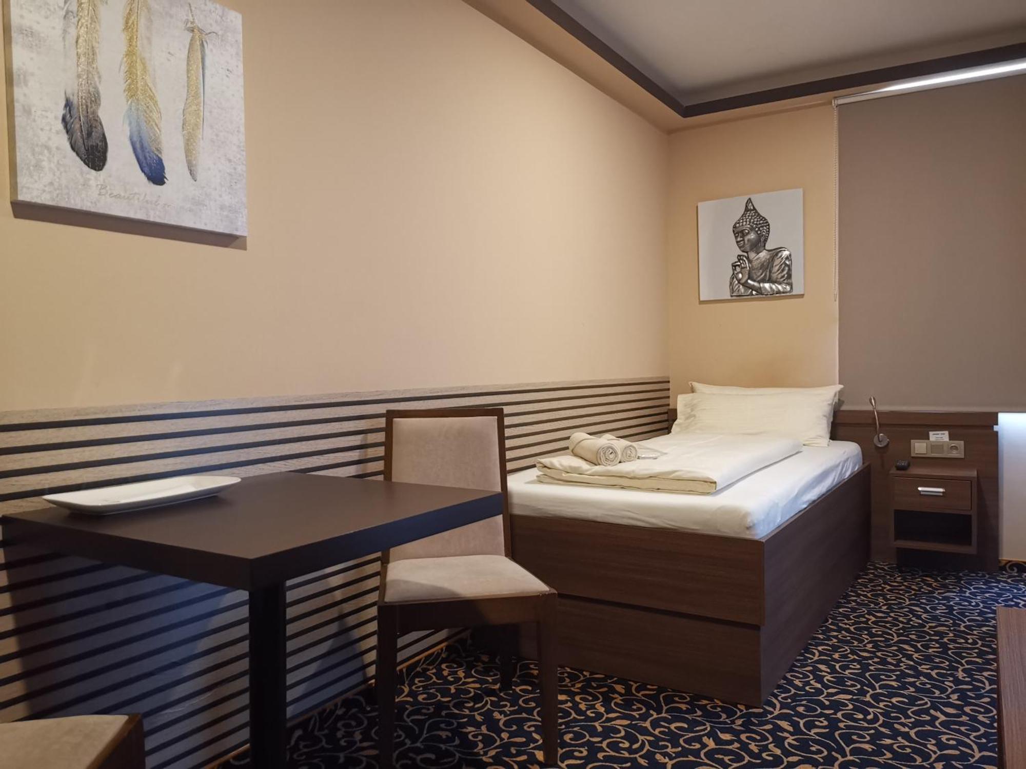 Hotel Zum Weissen Ochsen Aalen Dış mekan fotoğraf