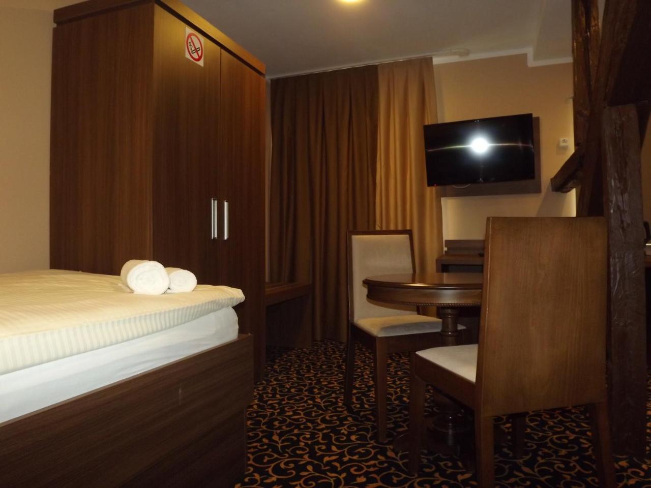 Hotel Zum Weissen Ochsen Aalen Dış mekan fotoğraf