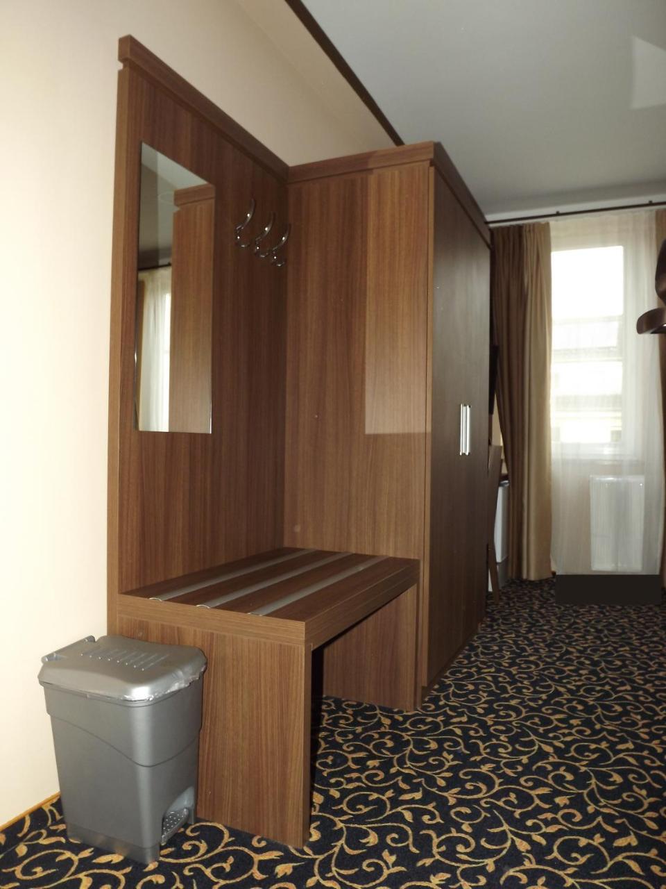 Hotel Zum Weissen Ochsen Aalen Dış mekan fotoğraf